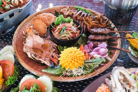 Lezatnya Makanan Jalanan Kin Kao Thai yang Menggoda Selera